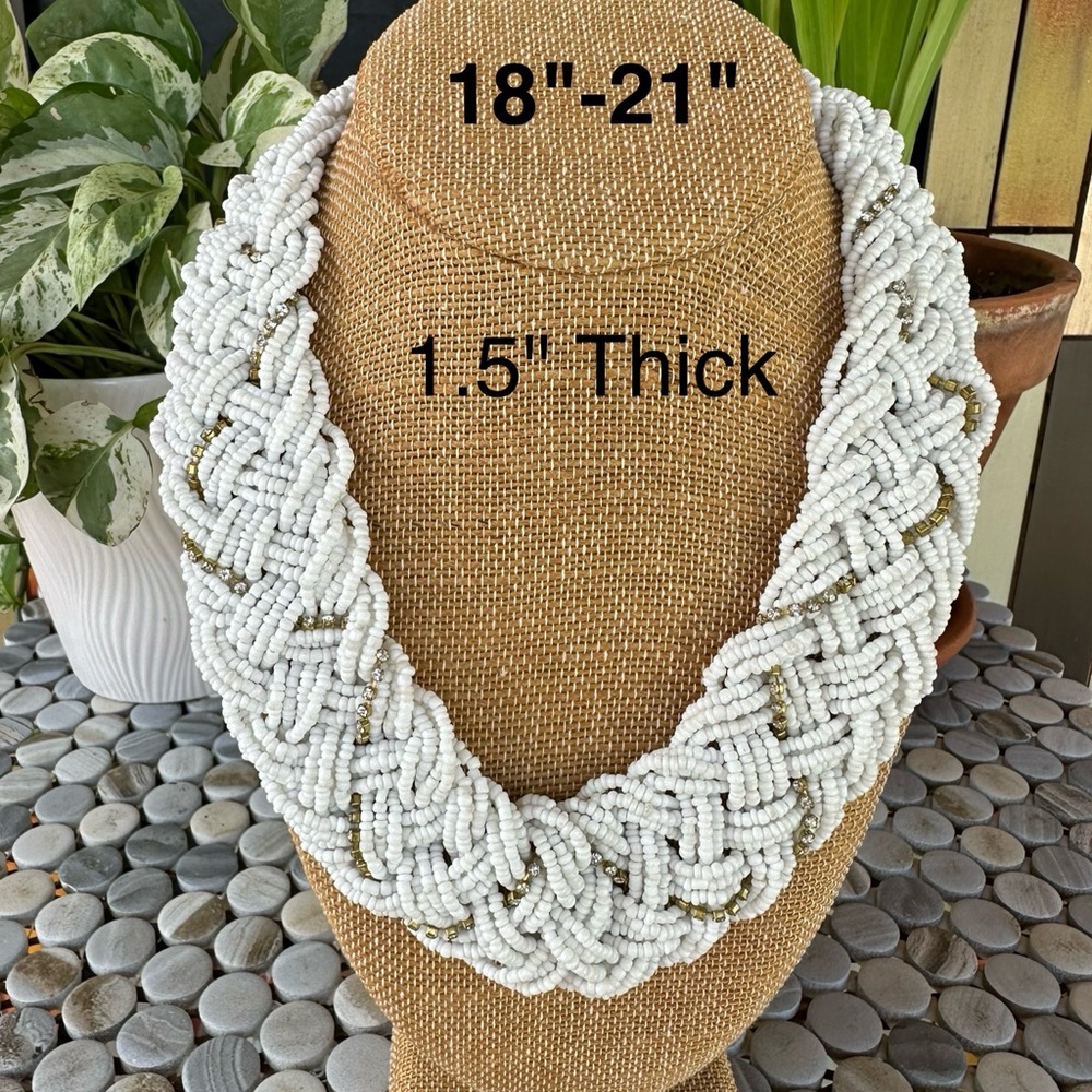🔥 2/$8, 3/$10, 4/$12 🔥 White Beaded Collar Necklace